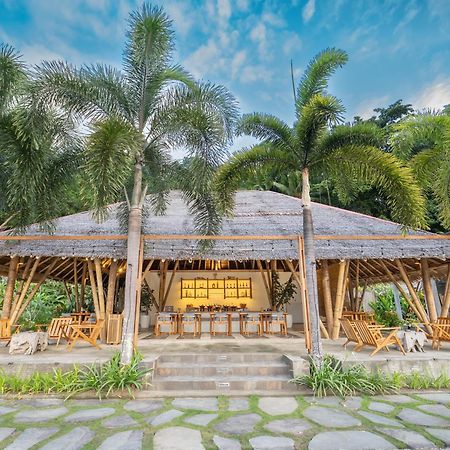 D'Lagoon Dive Resort Bitung Esterno foto
