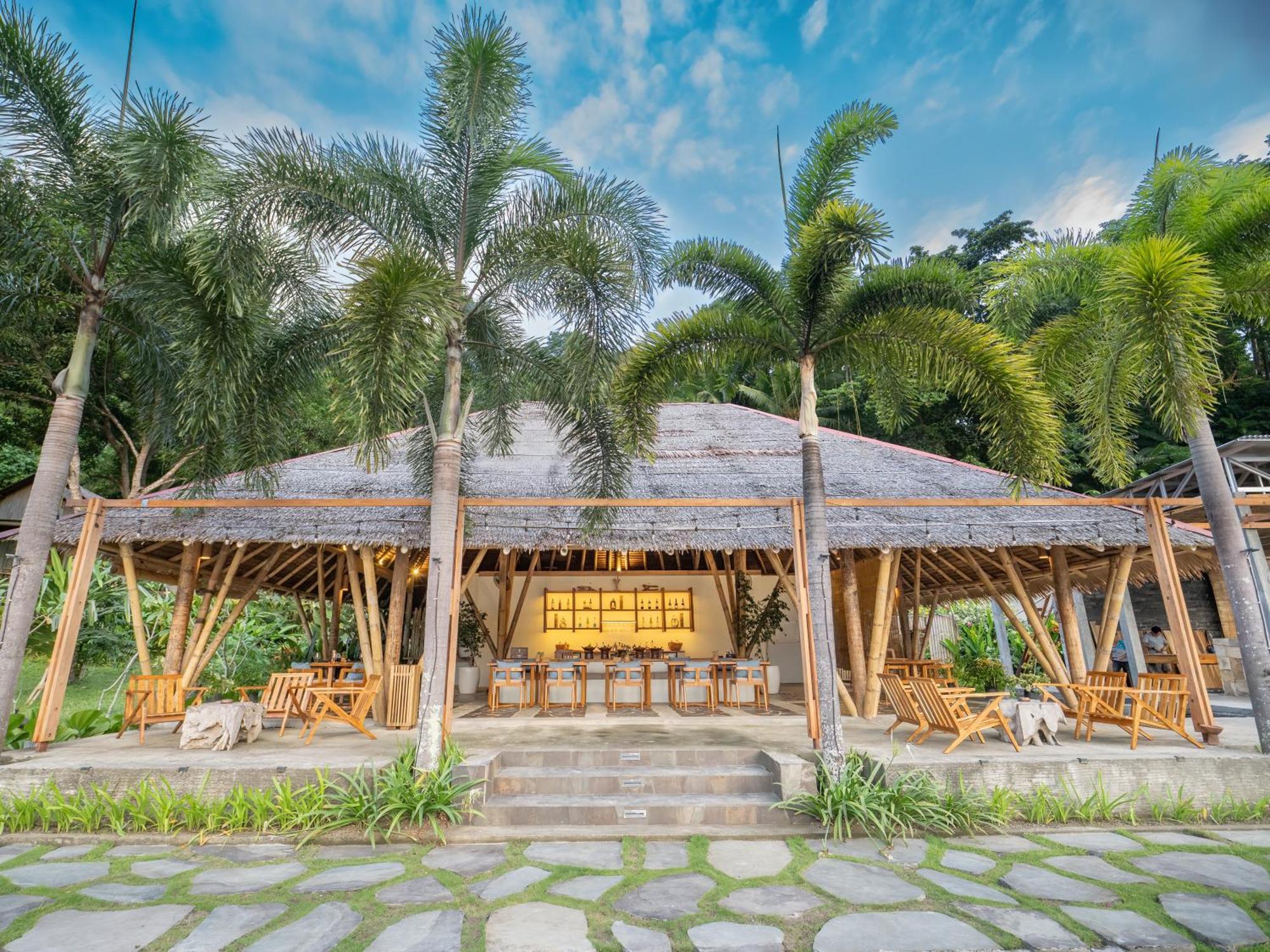 D'Lagoon Dive Resort Bitung Esterno foto